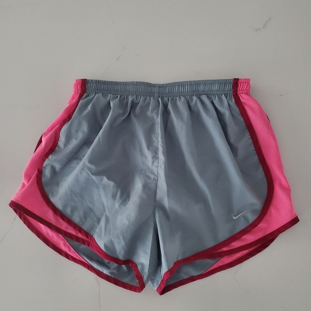 Nike Dri-Fit Running Women’s Shorts Size Small Gray Pink Moisture Wicking Track